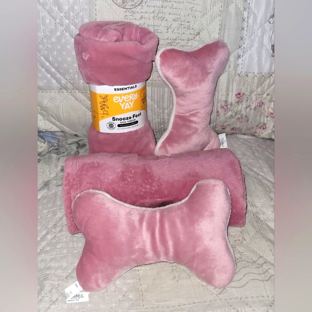 Petco Essentials Blush Pink Small Pet Bed Blanket & Plush Squeaky Toy (2 sets)
